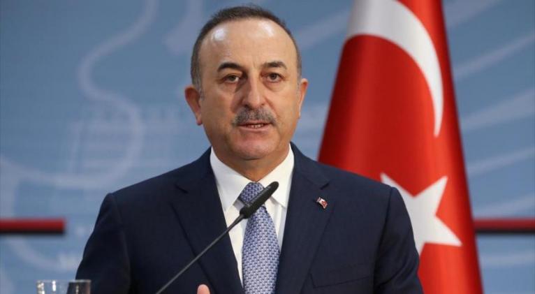 El canciller de Turquía, Mevlut Cavusoglu, en una conferencia de prensa en Tirana, Albania, 12 de febrero de 2020. Foto: Reuters