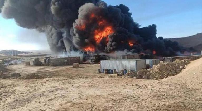 Un bombardeo de las fuerzas populares yemeníes de Ansarolá contra una instalación en Marib, centro.
