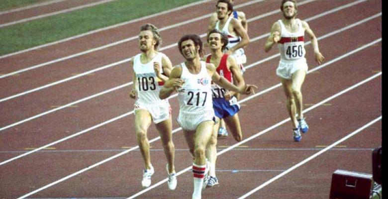 El elegante de las pistas sentó cátedra con su doblete histórico en 400 y 800 metros en Montreal 1976. El elegante de las pistas sentó cátedra con su doblete histórico en 400 y 800 metros en Montreal 1976.