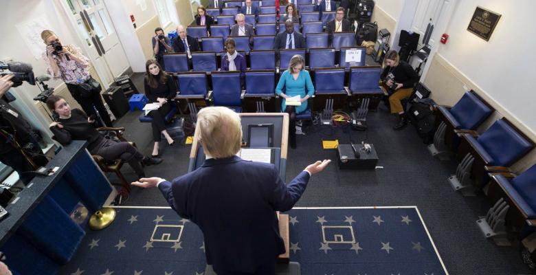 El presidente Donald Trump habla sobre el coronavirus en la sala de prensa James Brady el miércoles 25 de marzo de 2020 en Washington. ALEX BRANDON AP FOTO