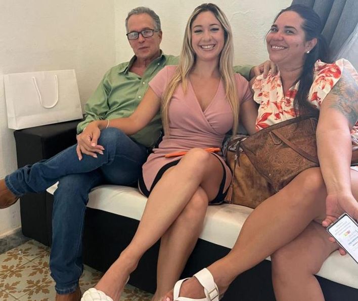 Laura Delgado interpreta a la Doctora Susana en Sábados de Gloria.