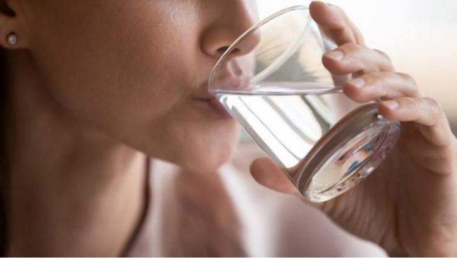 La sed es la señal natural del cuerpo de que necesita más agua.