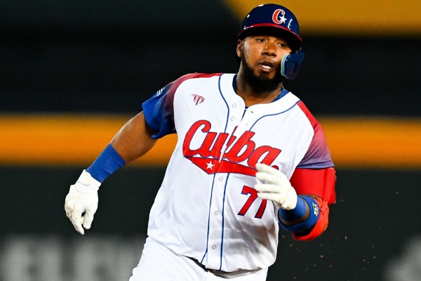 Biangular de Erisbel Arruebarrena impulsó carrera.