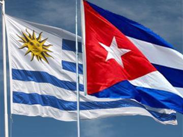 Banderas de Cuba y Uruguay Banderas de Cuba y Uruguay