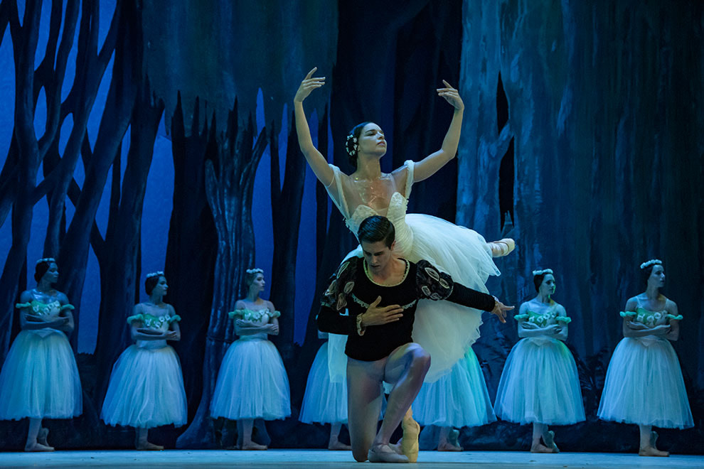 Viengsay Valdés y Dani Hernández en Giselle.