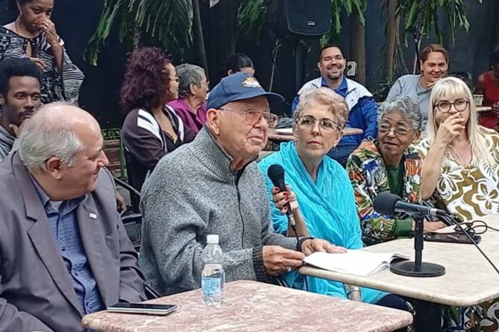 Homenaje a Eduardo Sosa Homenaje a Eduardo Sosa