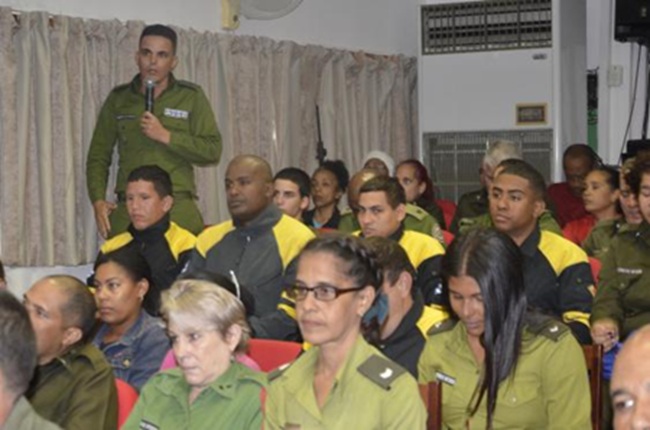 Efectivos del Cuerpo de Bomberos de Cuba Efectivos del Cuerpo de Bomberos de Cuba