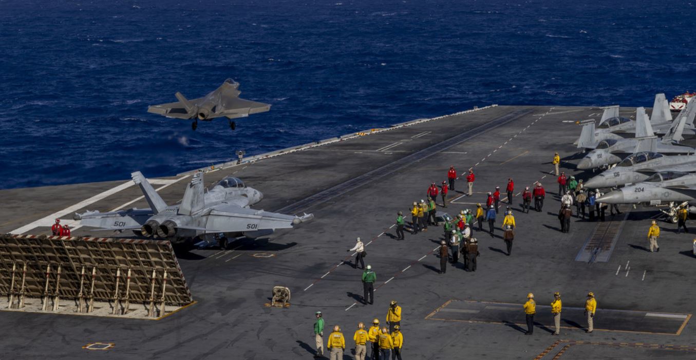 El portaviones estadounidense USS Abraham Lincoln