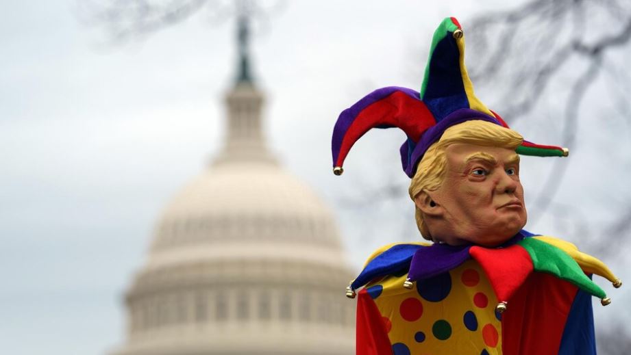 trump payaso bufon