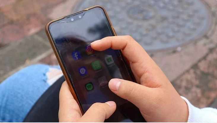 Uso excesivo del móvil.