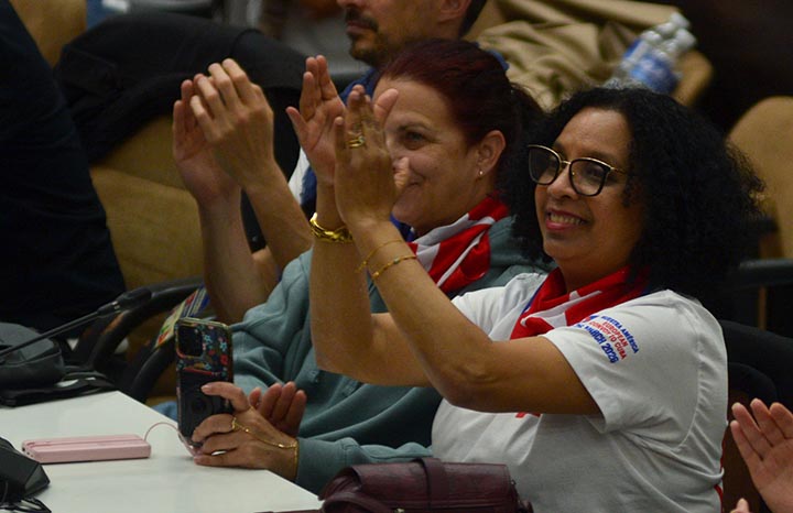 Encuentro de integrantes del Convoy Nuestra América con la dirección del país. Foto: Omara García Mederos