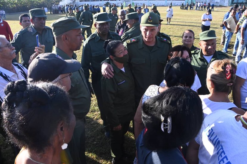 Participa el presidente cubano en el Día de la Defensa Nacional en ejercicio en municipio Habana del Este.