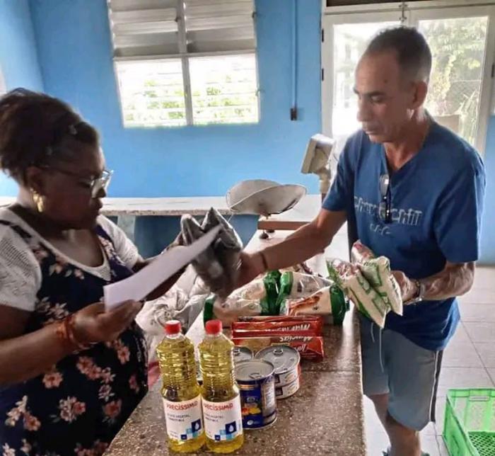 Distribución de donativo de México a Cuba.