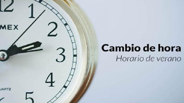 Reloj adelantando hora para anunciar paso al horario de Verano