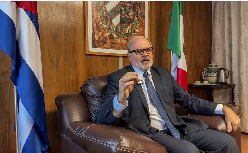 El embajador de Cuba en México, Eugenio Martínez.