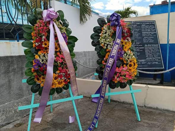 Ofrendas florales por aniversario 66 del sabotaje al barco francés La Coubre.