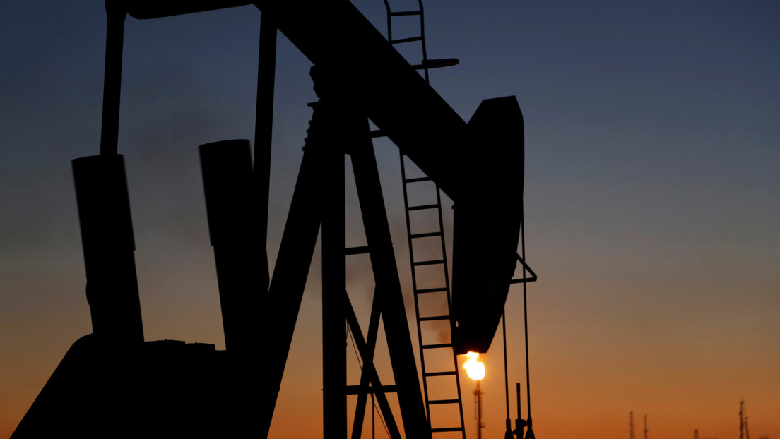 AIE: frenar el alza de los precios del crudo.