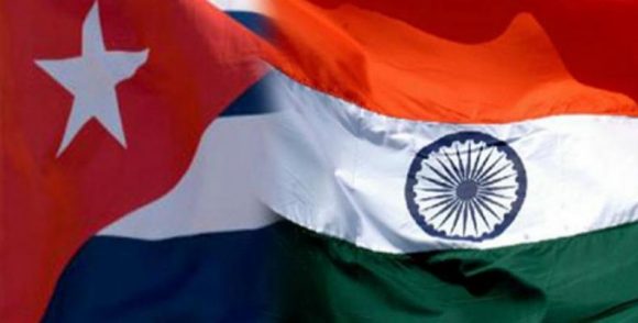 Banderas de Cuba e India