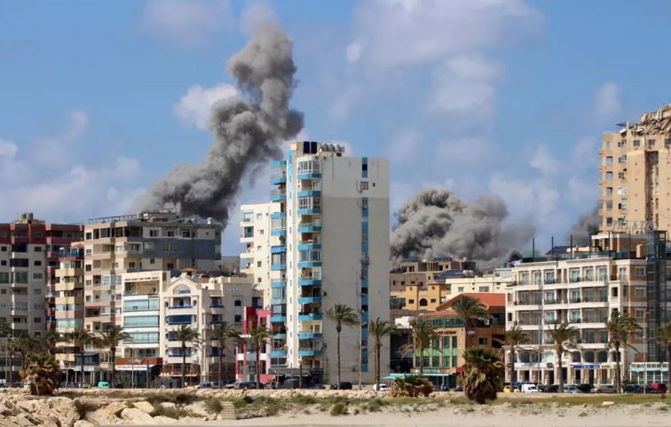 Israel bombardea Líbano