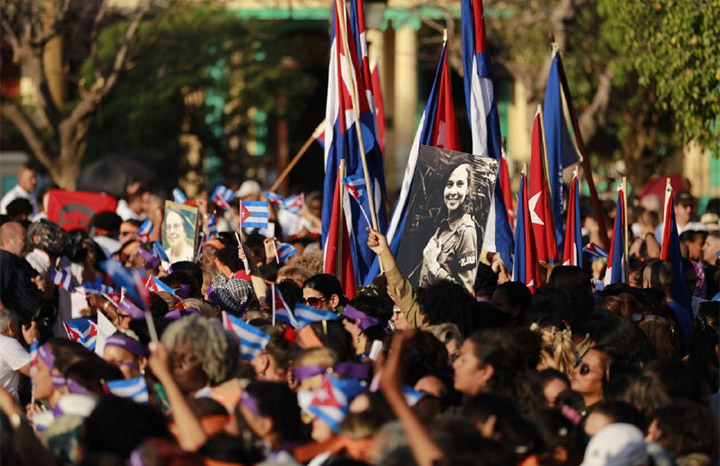 Cuba denuncia al bloqueo con voz y rostro de mujer