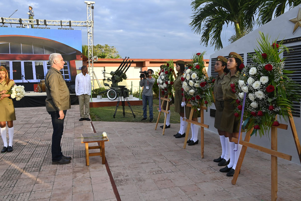 Cuban president in Giron.