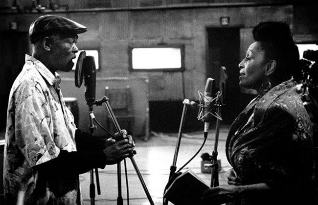 Ibrahim Ferrer y Omara Portuondo, voces icónicas de la música cubana e intérpretes de lujos del bolero de Isolina Carrillo. 