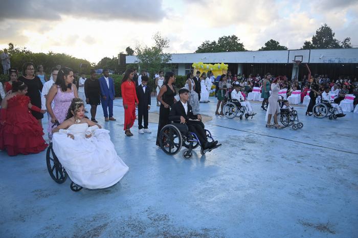 Solidaridad con Panamá School. Photo: Estudios Revolución. Solidaridad con Panamá School. Photo: Estudios Revolución.