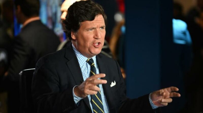 periodista Tucker Carlson