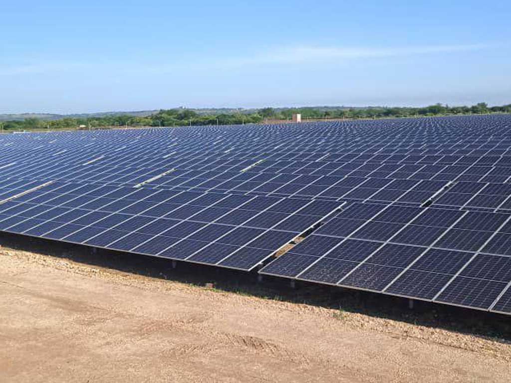Cuba reporta avances en programa de transición energética
