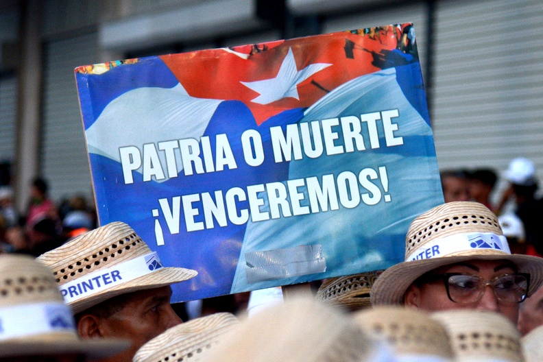 Desde horas tempranas los capitalinos marchan por avenidas para concentrarse en la tribuna antiimperialista, en el Día Internacional de los trabajadores, en La Habana, Cuba, el 1 de mayo de 2026. ACN FOTO/Omara GARCÍA MEDEROS/ogm