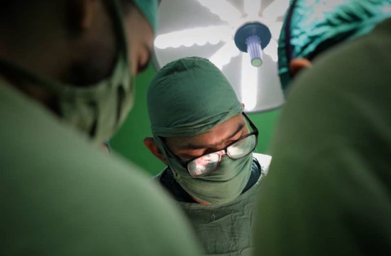 Más de 100 000 pacientes esperan por una cirugía Más de 100 000 pacientes esperan por una cirugía