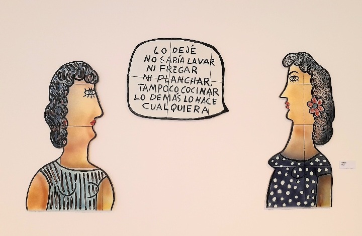 Sin título. 2022. Loza esmaltada. 80 x 120 cm. Colección del artista. 
