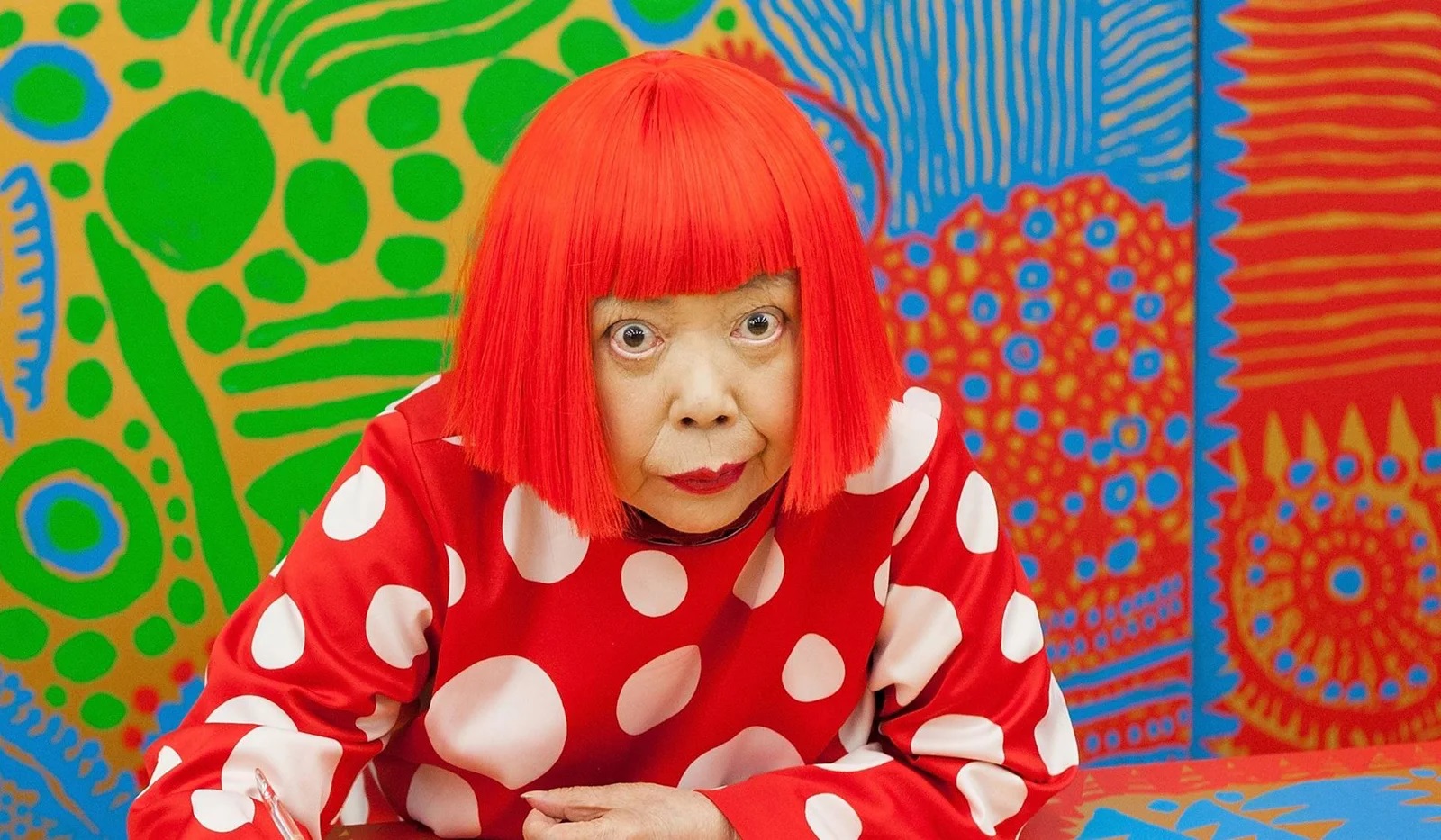 Yayoi Kusama atenta