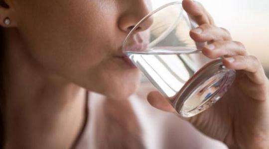 La sed es la señal natural del cuerpo de que necesita más agua.