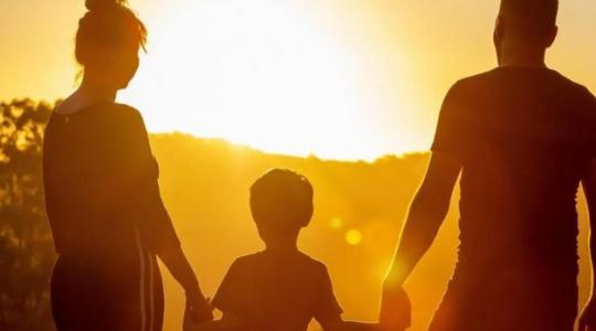 Los padres parecen tener que cumplir menos requisitos para ser considerados «buenos».