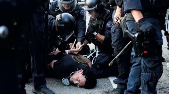 Redadas contra inmigrantes evidencia el abuso policial.