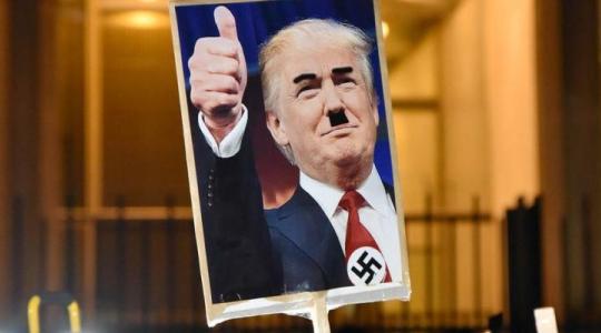 Trump fascista