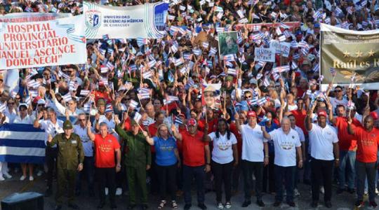Tribuna en Camagüey en apoyo a Raúl Castro