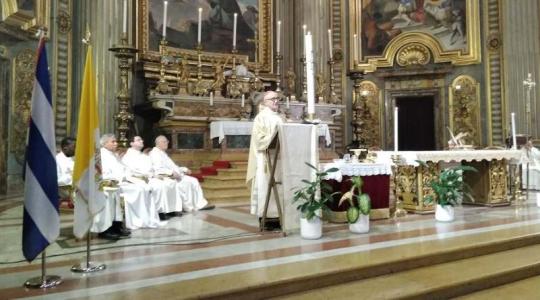 En su homilía, pronunciada en la noche del pasado 15 de mayo en la Iglesia Romana de San Ignacio de Loyola, el cardenal Czerny expresó que, ante un incremento del bloqueo y las amenazas norteamericanas contra la isla “llevemos ante el altar del Señor los sufrimientos, las esperanzas y las expectativas del pueblo cubano”.