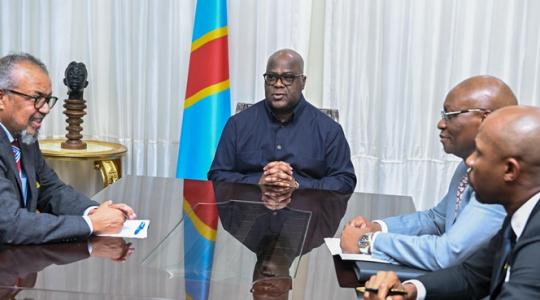 El director general de la Organización Mundial de la Salud (OMS), Tedros Adhanom Ghebreyesus, en reunión con presidente de la RDC, Félix Tshisekedi