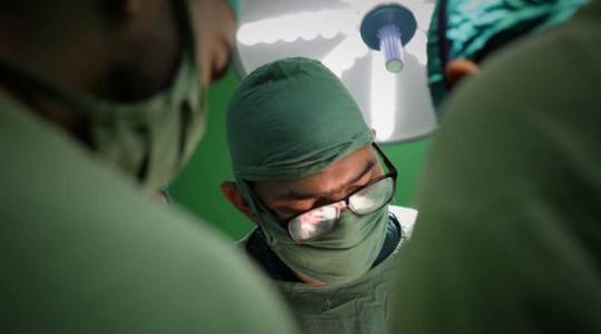 Más de 100 000 pacientes esperan por una cirugía