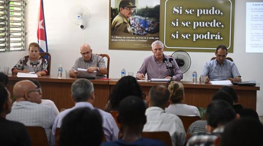 Continúa Presidente cubano intercambios en La Habana