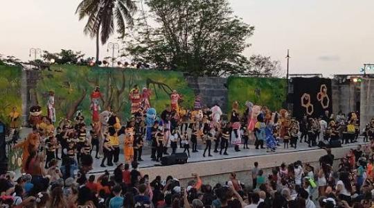 La Colmenita en el Anfiteatro de la Habana Vieja