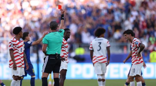 Trump vuelve a defender su injerencia en el mayor escándalo ético del Mundial