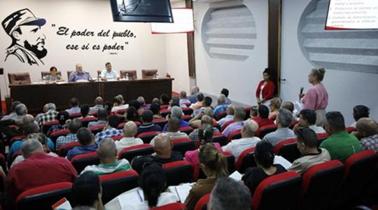 Marrero Cruz en visita de trabajo a Pinar del Río