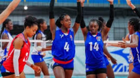 Algunas integrantes de la selección femenina de voleibol de Cuba