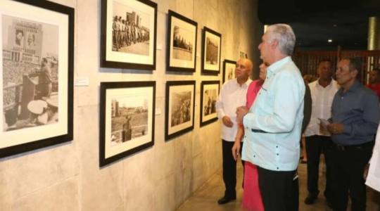 Exposición de fotos Fidel en la Plaza