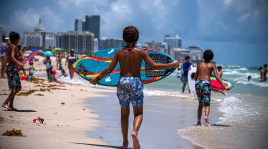 Un julio de calor récord en regiones donde viven 900 millones de personas