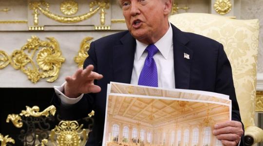 Trump con el proyecto del salón de baile en la Casa Blanca