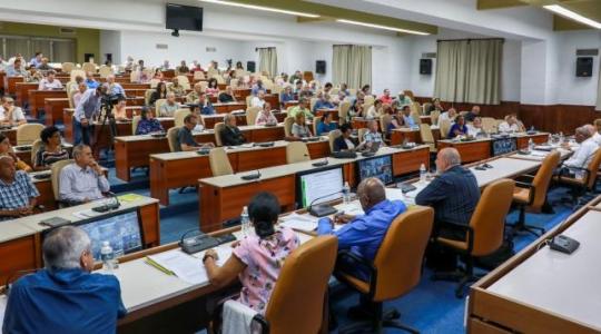 Seminario en el Palacio de la Revolución para evaluar las transformaciones económicas y sociales que tienen lugar en Cuba, encabezado por Marrero Cruz en septiembre 2026